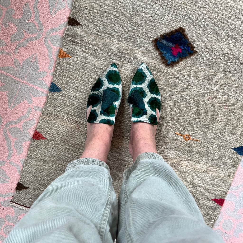 🌷Emerald Velvet Ikat mule